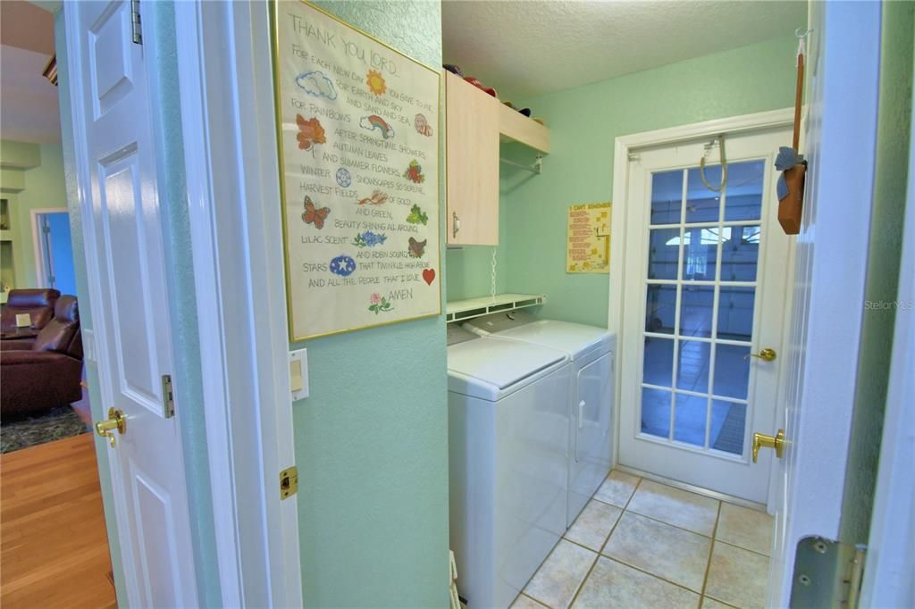 На продажу: $325,000 (3 спален, 2 ванн, 2022 Квадратных фут)