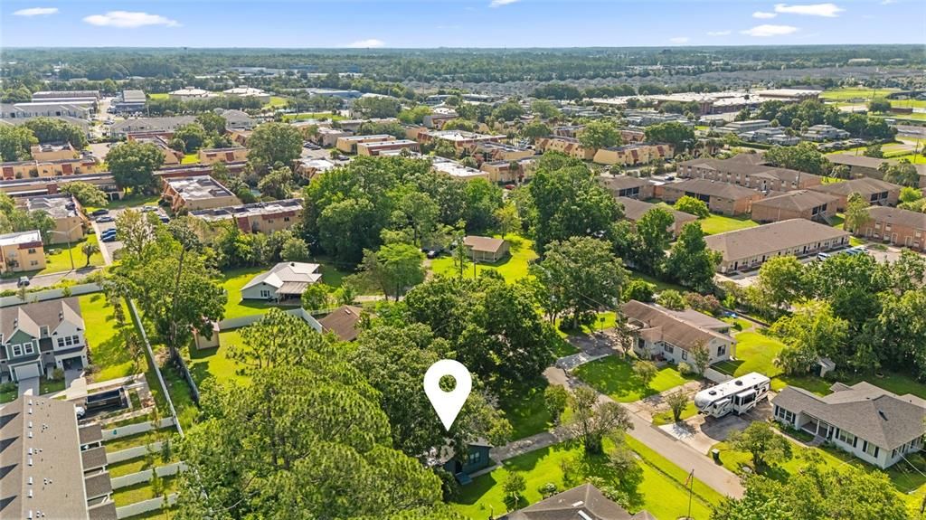 待售: $310,000 (4 贝兹, 1 浴室, 1703 平方英尺)