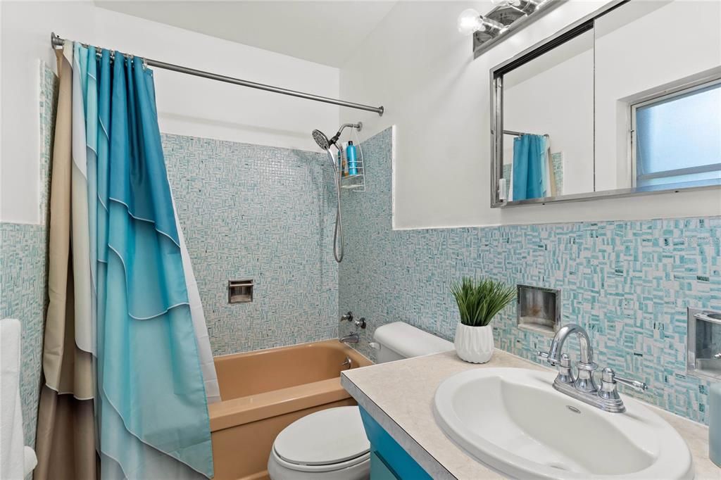 Active With Contract: $475,000 (3 beds, 3 baths, 2008 Square Feet)