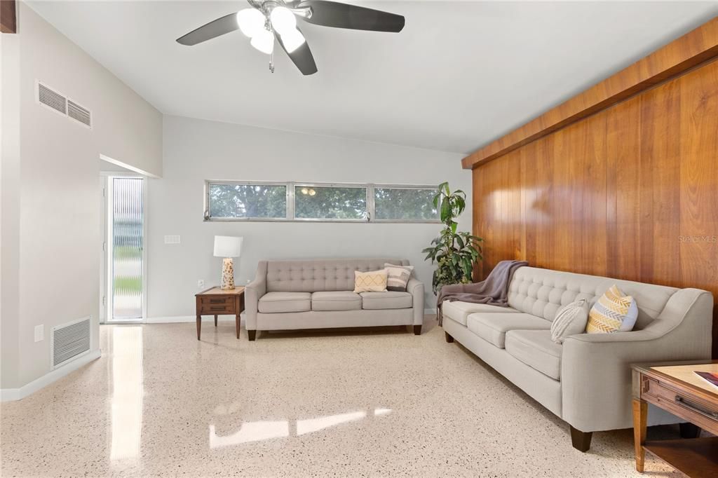 Active With Contract: $475,000 (3 beds, 3 baths, 2008 Square Feet)