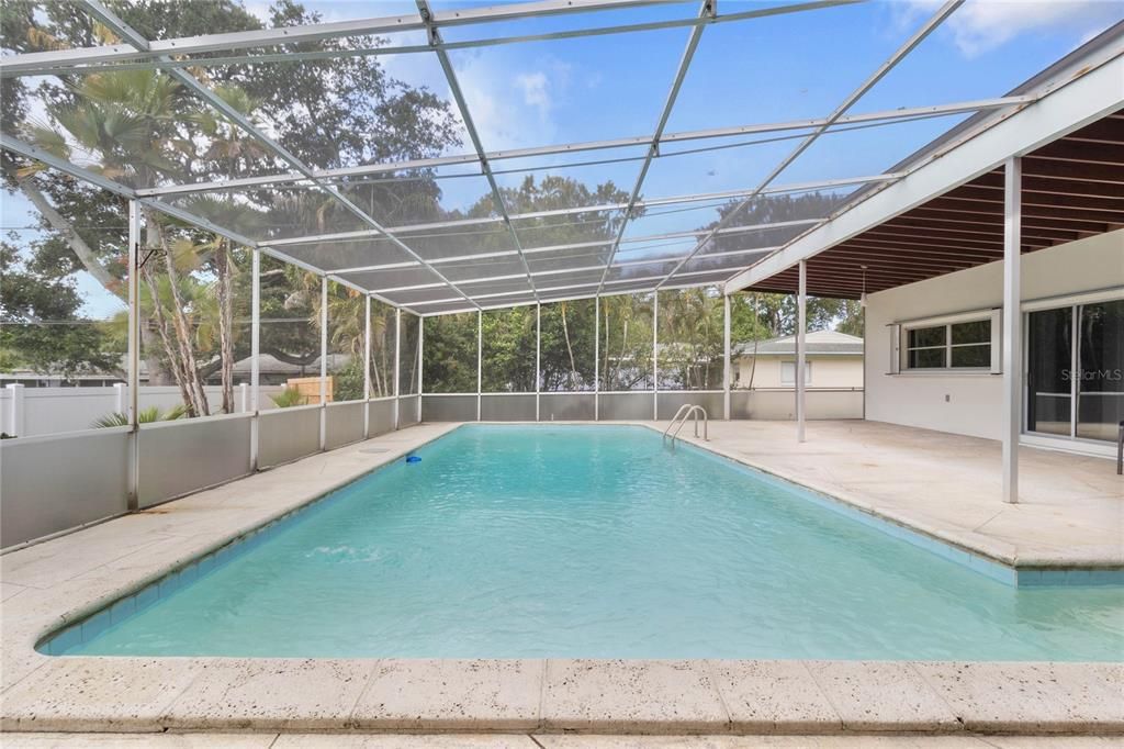 Active With Contract: $475,000 (3 beds, 3 baths, 2008 Square Feet)