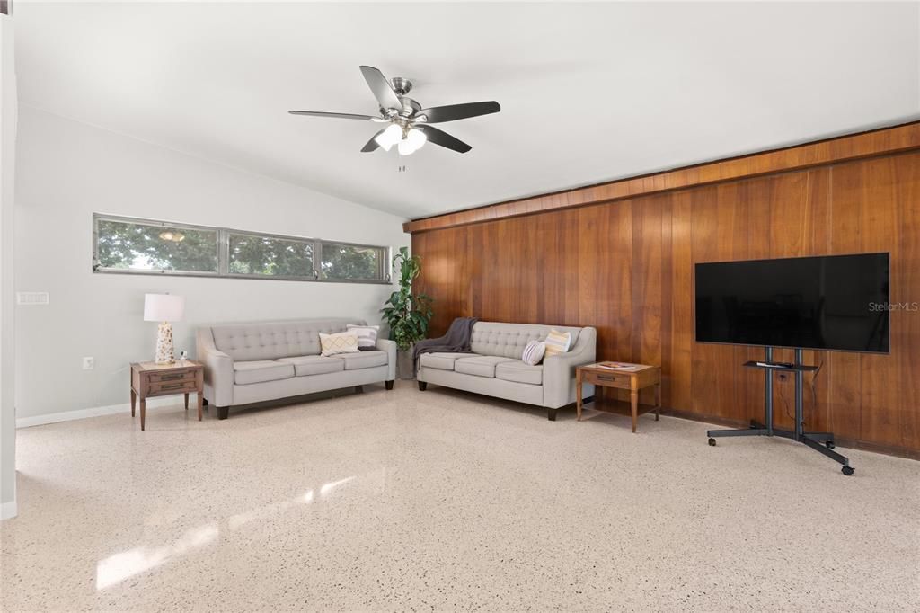 Active With Contract: $475,000 (3 beds, 3 baths, 2008 Square Feet)