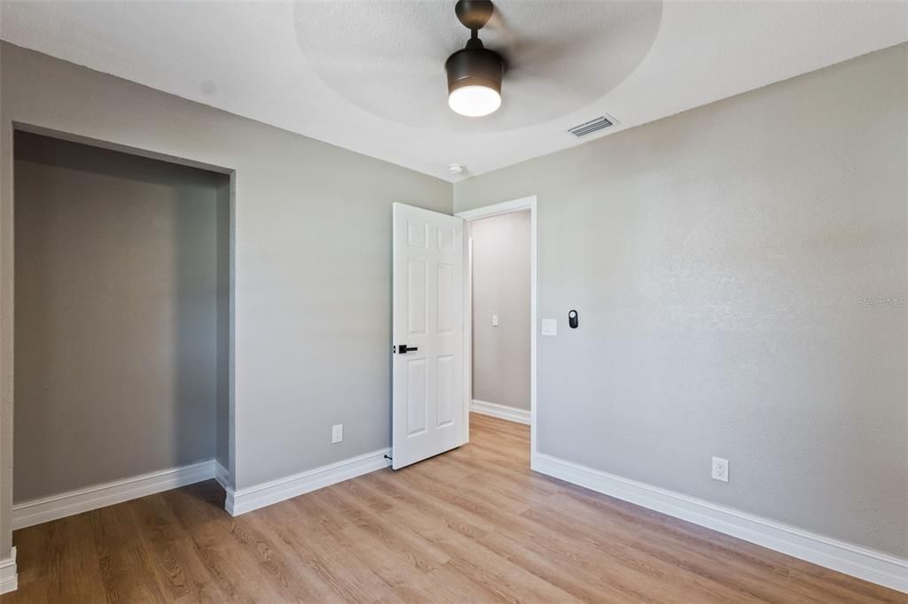 Active With Contract: $265,000 (3 beds, 2 baths, 1067 Square Feet)