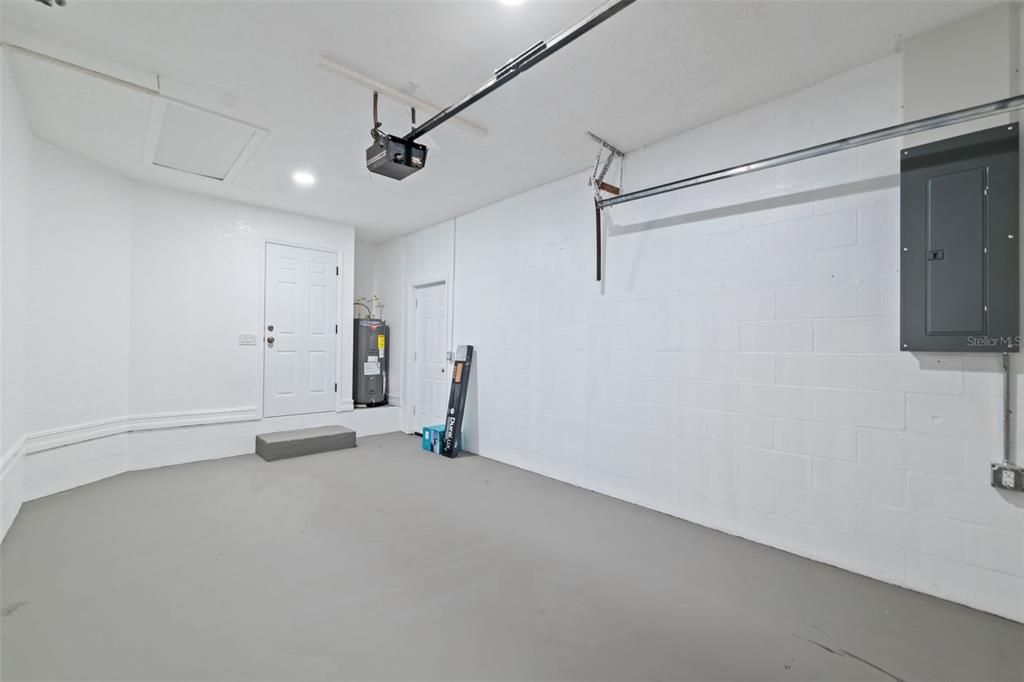 Active With Contract: $265,000 (3 beds, 2 baths, 1067 Square Feet)