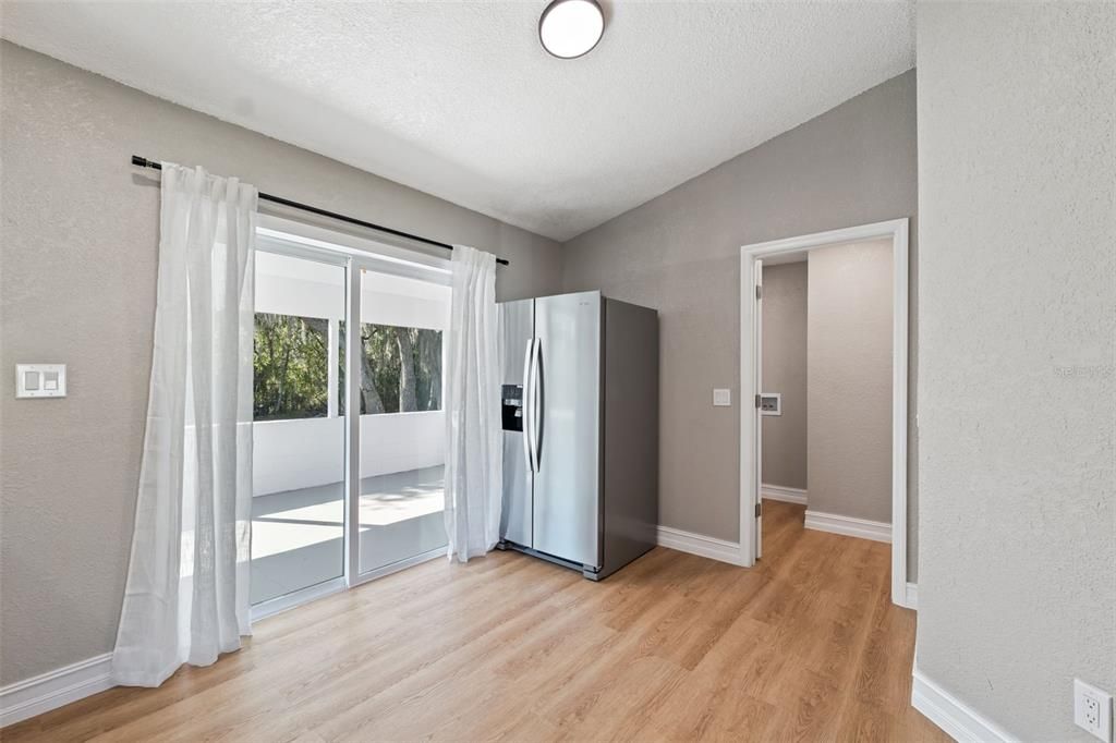 Active With Contract: $265,000 (3 beds, 2 baths, 1067 Square Feet)