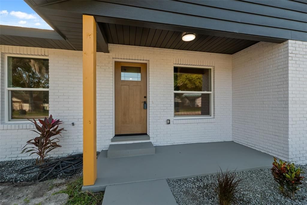 Active With Contract: $265,000 (3 beds, 2 baths, 1067 Square Feet)