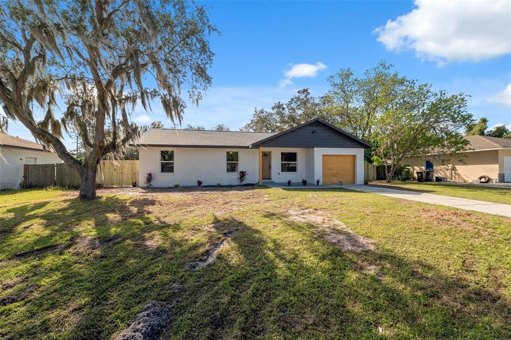 Active With Contract: $265,000 (3 beds, 2 baths, 1067 Square Feet)