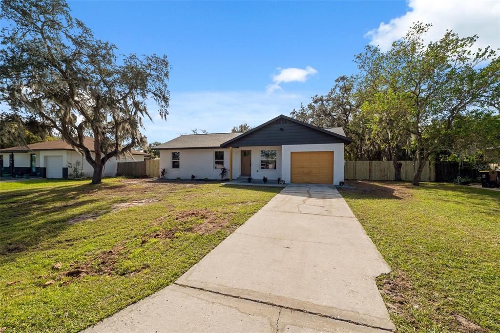 Active With Contract: $265,000 (3 beds, 2 baths, 1067 Square Feet)