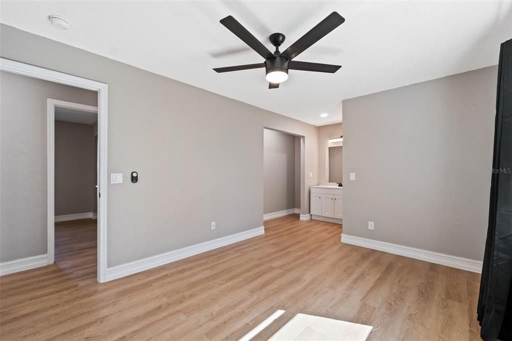 Active With Contract: $265,000 (3 beds, 2 baths, 1067 Square Feet)