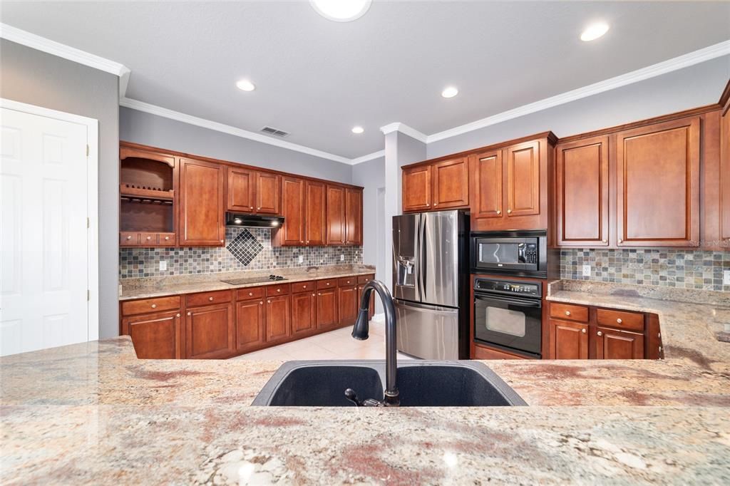 For Sale: $399,000 (3 beds, 2 baths, 2252 Square Feet)