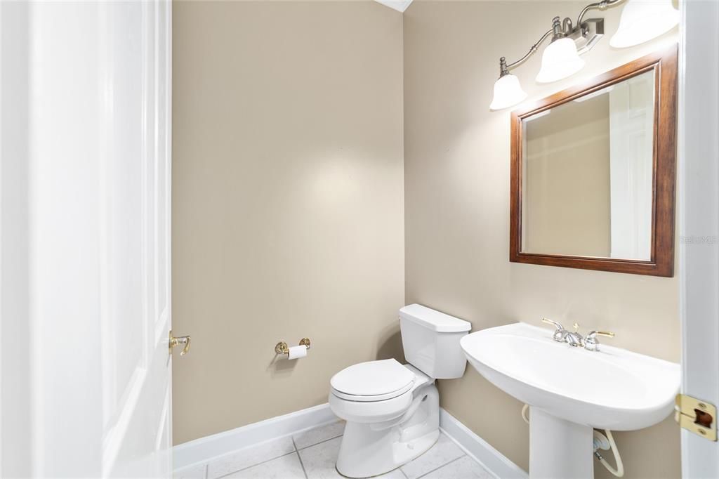 For Sale: $399,000 (3 beds, 2 baths, 2252 Square Feet)