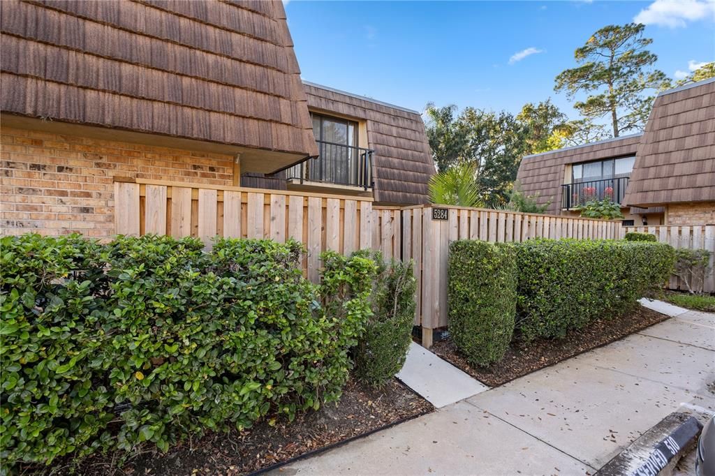 For Sale: $239,900 (2 beds, 2 baths, 1285 Square Feet)