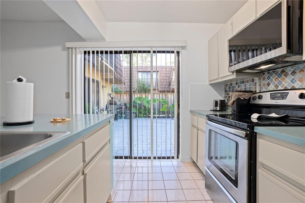 For Sale: $239,900 (2 beds, 2 baths, 1285 Square Feet)