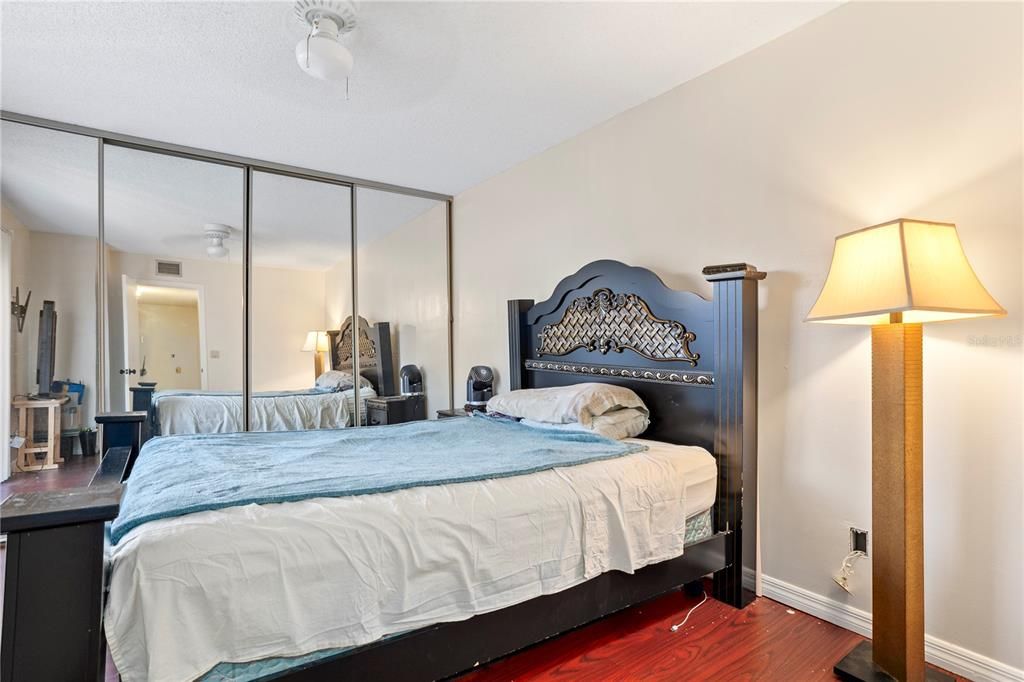 For Sale: $239,900 (2 beds, 2 baths, 1285 Square Feet)