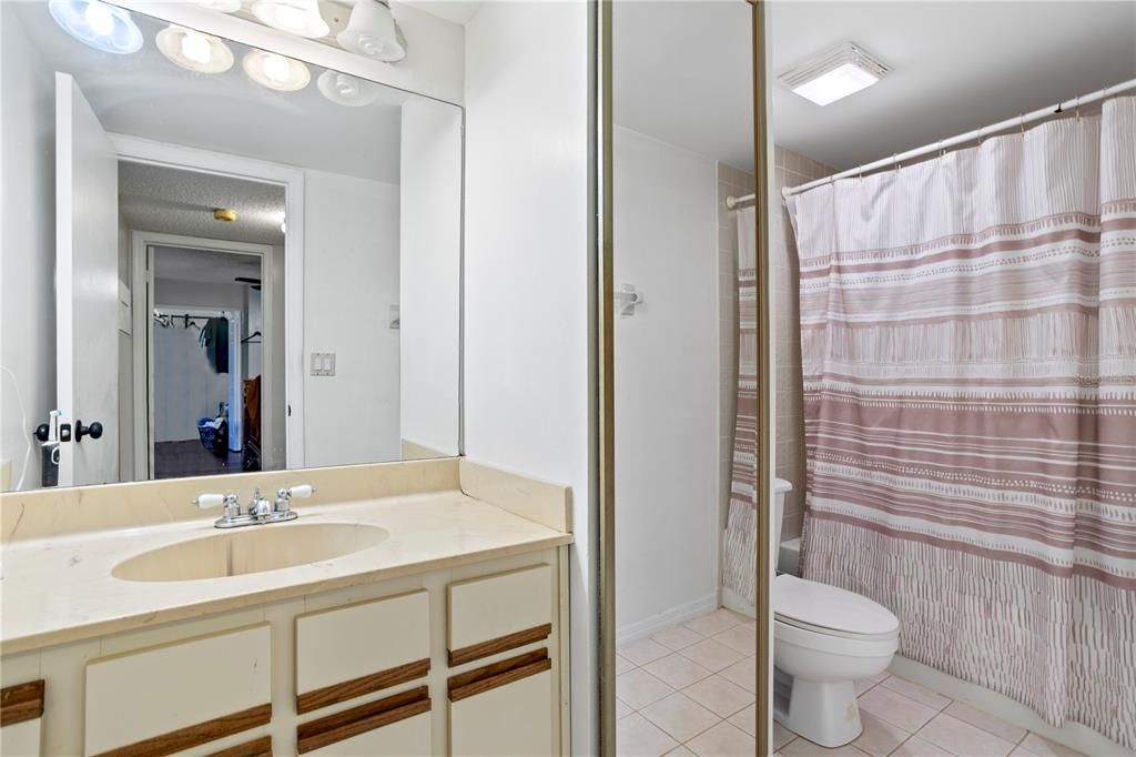 For Sale: $239,900 (2 beds, 2 baths, 1285 Square Feet)