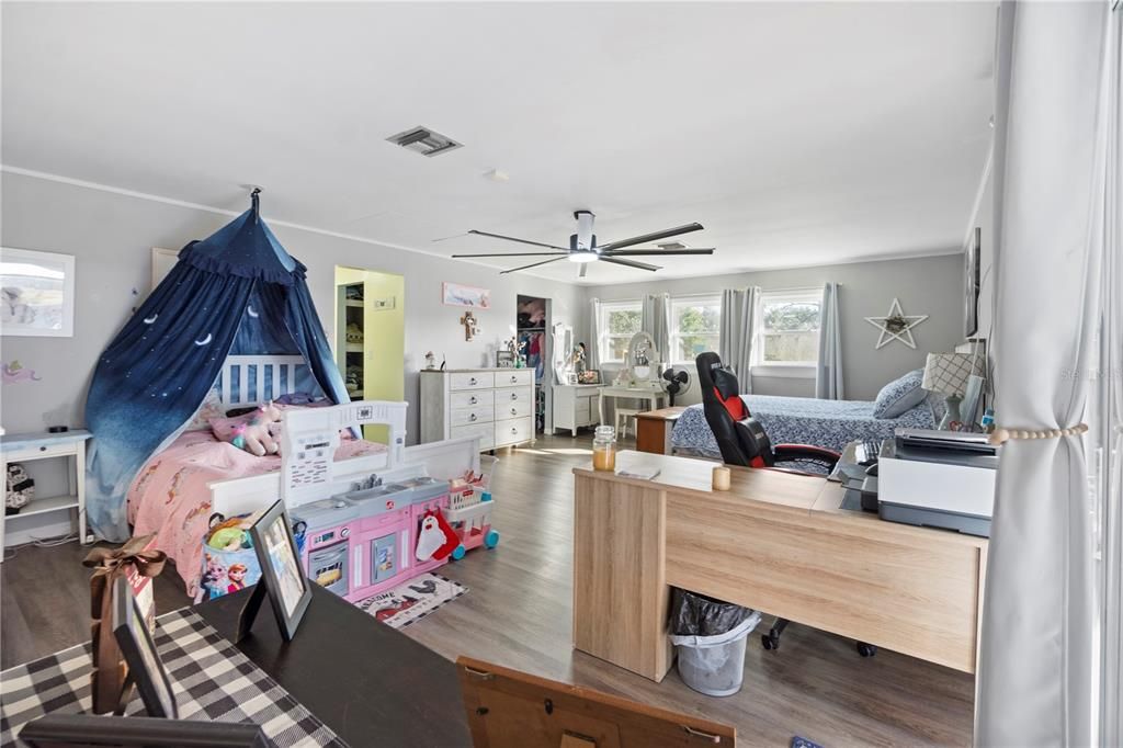 En Venta: $885,000 (3 camas, 3 baños, 2194 Pies cuadrados)