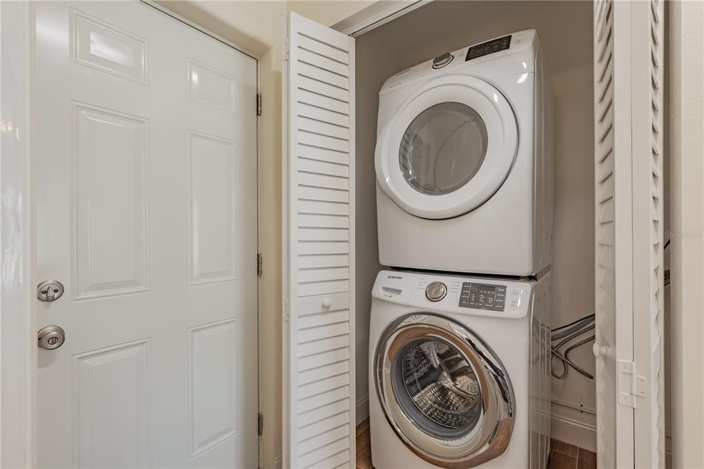 Activo con contrato: $575,000 (3 camas, 2 baños, 1910 Pies cuadrados)