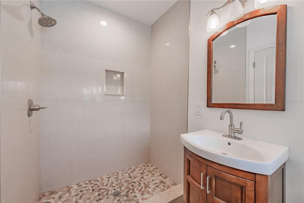 Activo con contrato: $575,000 (3 camas, 2 baños, 1910 Pies cuadrados)