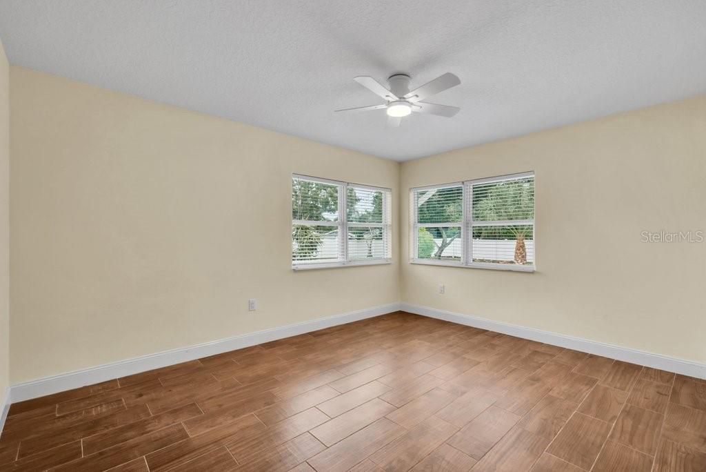 Activo con contrato: $575,000 (3 camas, 2 baños, 1910 Pies cuadrados)