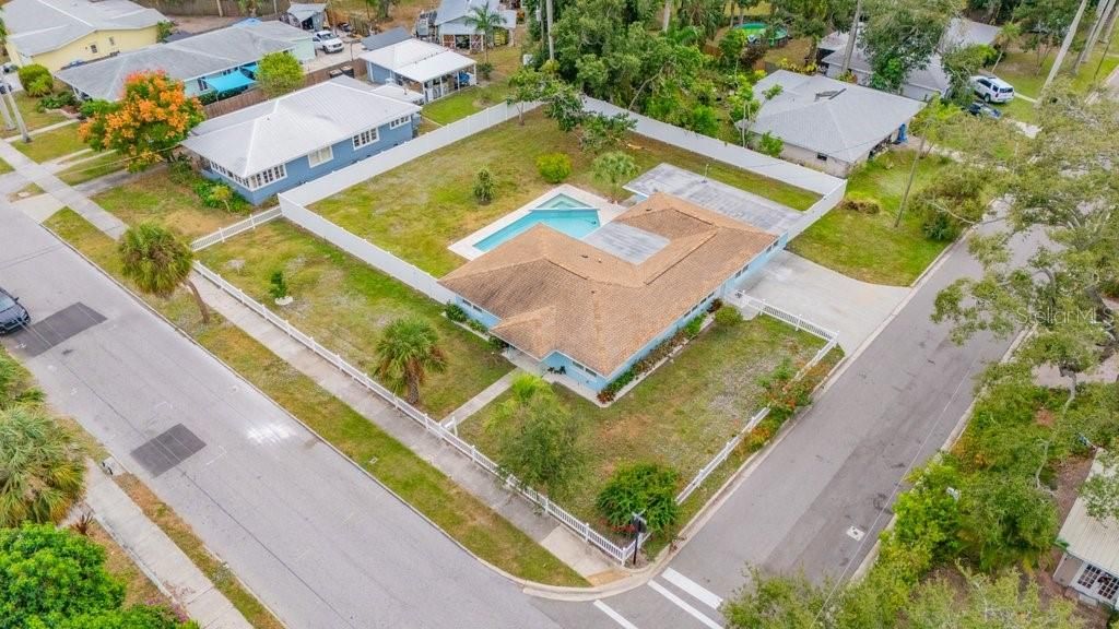 Activo con contrato: $575,000 (3 camas, 2 baños, 1910 Pies cuadrados)