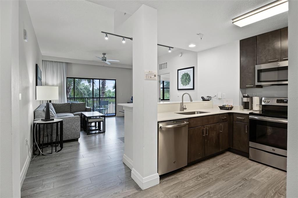 For Sale: $259,000 (2 beds, 2 baths, 1265 Square Feet)