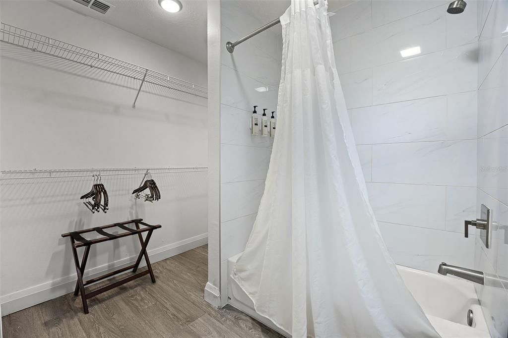 For Sale: $259,000 (2 beds, 2 baths, 1265 Square Feet)