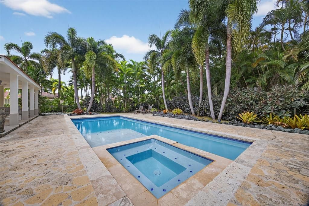 For Sale: $2,100,000 (4 beds, 4 baths, 3011 Square Feet)