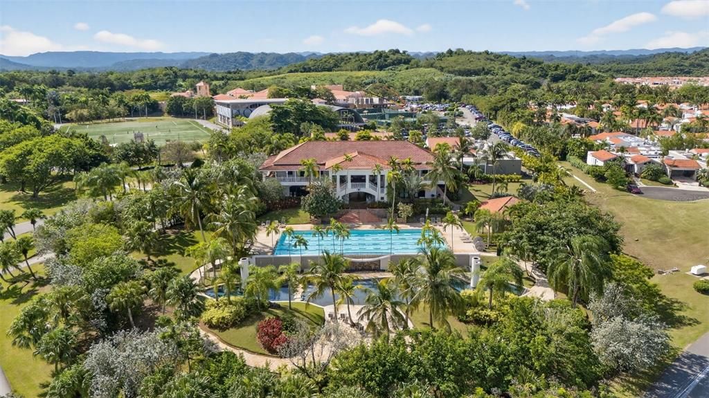 For Sale: $2,100,000 (4 beds, 4 baths, 3011 Square Feet)