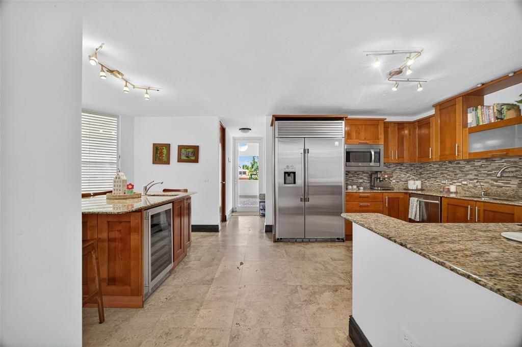 For Sale: $2,100,000 (4 beds, 4 baths, 3011 Square Feet)