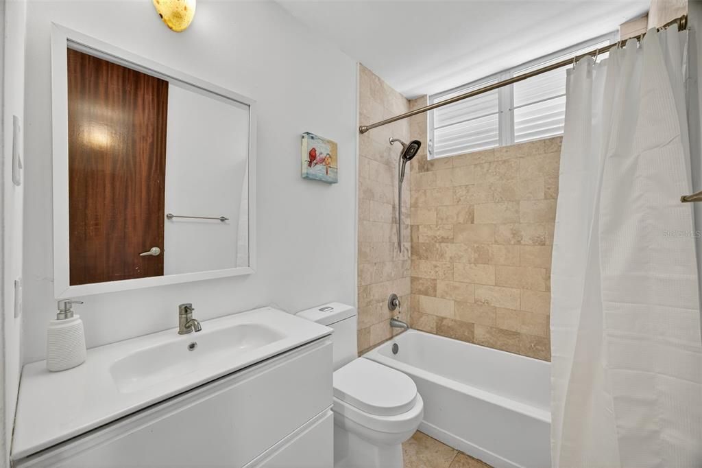 For Sale: $2,100,000 (4 beds, 4 baths, 3011 Square Feet)