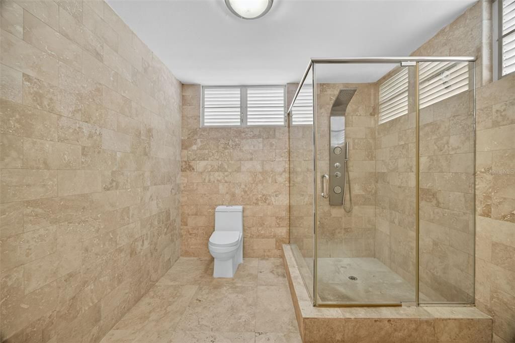 For Sale: $2,100,000 (4 beds, 4 baths, 3011 Square Feet)