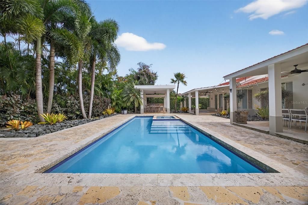 For Sale: $2,100,000 (4 beds, 4 baths, 3011 Square Feet)