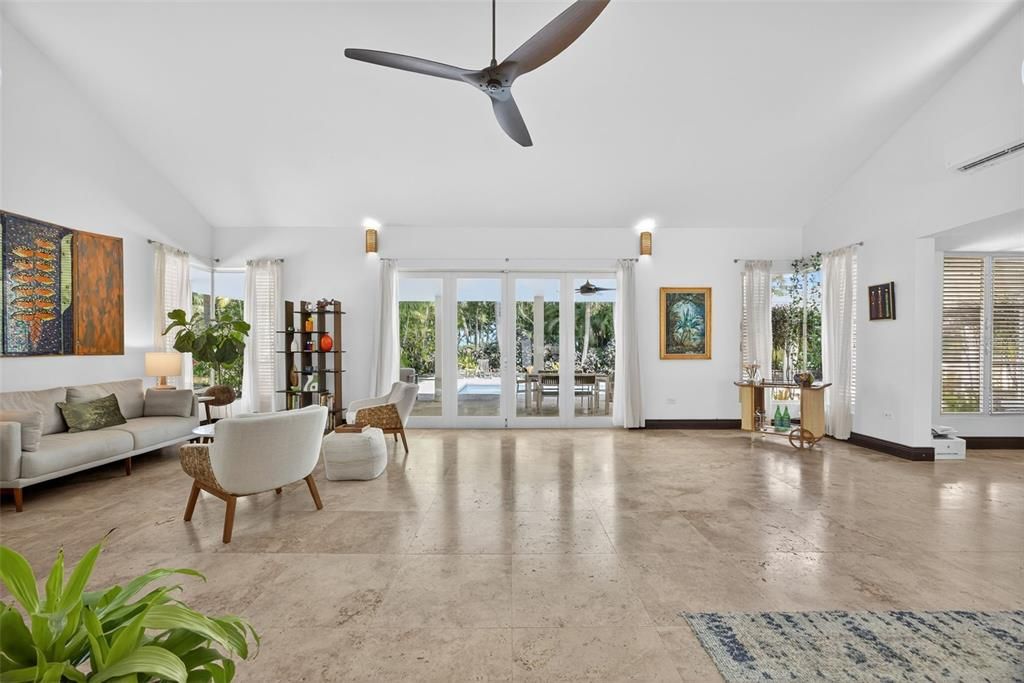 For Sale: $2,100,000 (4 beds, 4 baths, 3011 Square Feet)