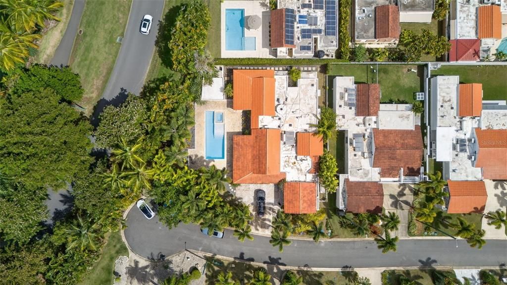 For Sale: $2,100,000 (4 beds, 4 baths, 3011 Square Feet)