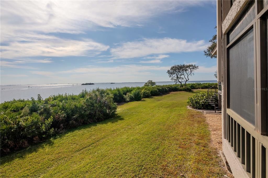 For Sale: $349,900 (2 beds, 2 baths, 1065 Square Feet)