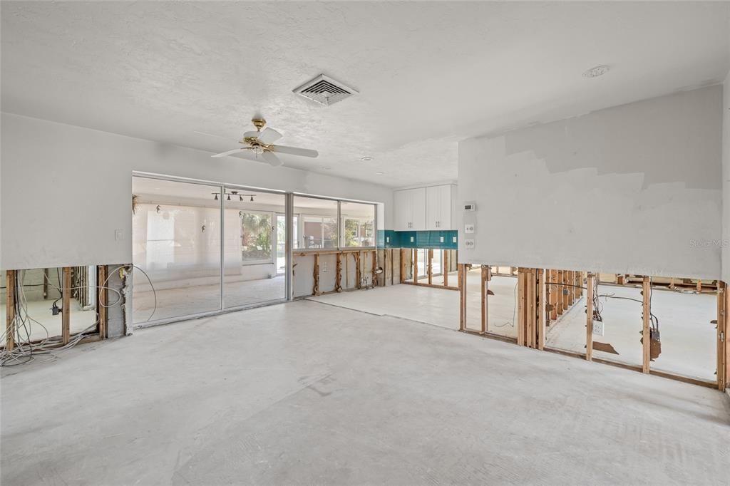 Active With Contract: $675,000 (3 beds, 2 baths, 1658 Square Feet)