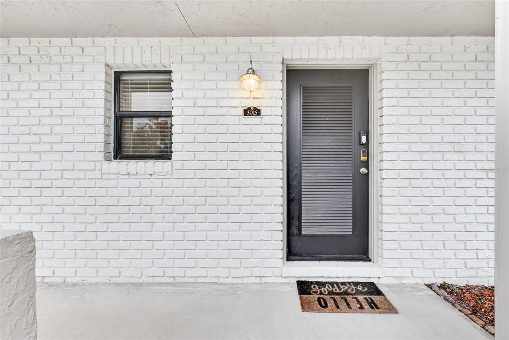 For Sale: $289,999 (2 beds, 2 baths, 890 Square Feet)