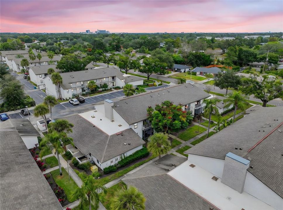 For Sale: $289,999 (2 beds, 2 baths, 890 Square Feet)