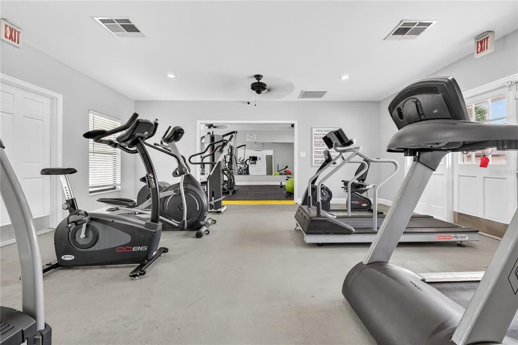 For Sale: $289,999 (2 beds, 2 baths, 890 Square Feet)