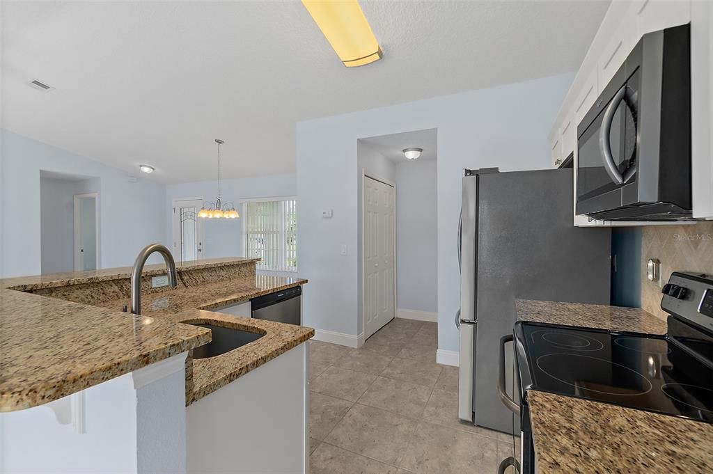 Active With Contract: $269,000 (3 beds, 2 baths, 1301 Square Feet)