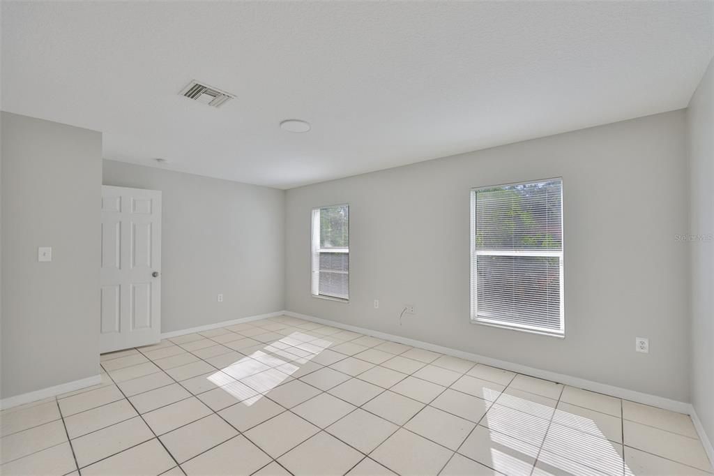 出租: $2,150 (4 贝兹, 2 浴室, 1320 平方英尺)