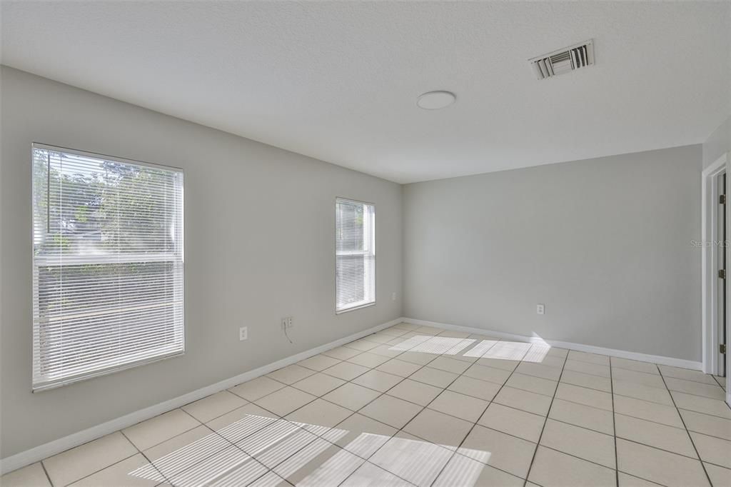 出租: $2,150 (4 贝兹, 2 浴室, 1320 平方英尺)