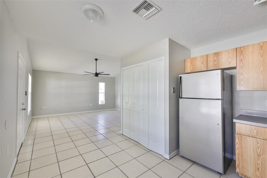 出租: $2,150 (4 贝兹, 2 浴室, 1320 平方英尺)