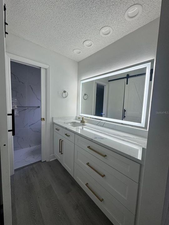 En Venta: $579,900 (4 camas, 2 baños, 1845 Pies cuadrados)