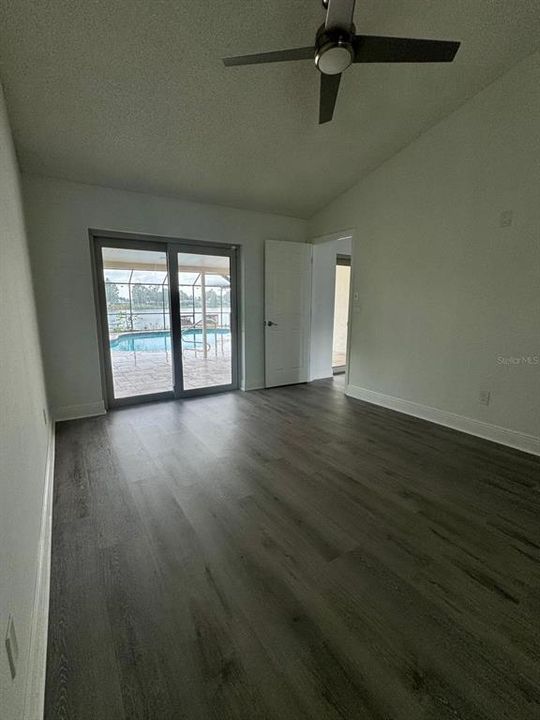 En Venta: $579,900 (4 camas, 2 baños, 1845 Pies cuadrados)