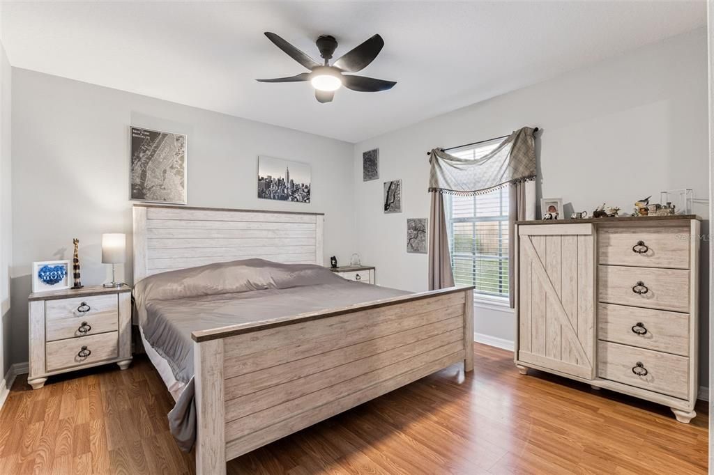 На продажу: $530,000 (4 спален, 2 ванн, 2321 Квадратных фут)