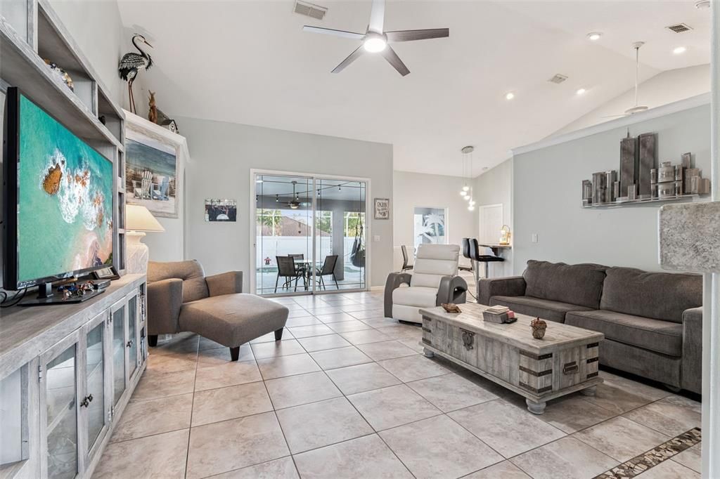 На продажу: $530,000 (4 спален, 2 ванн, 2321 Квадратных фут)