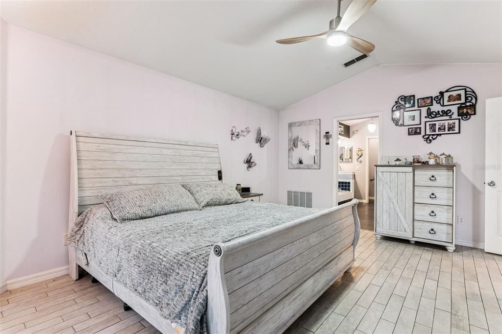 На продажу: $530,000 (4 спален, 2 ванн, 2321 Квадратных фут)