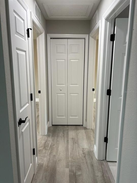 合同活跃: $257,500 (3 贝兹, 2 浴室, 1530 平方英尺)