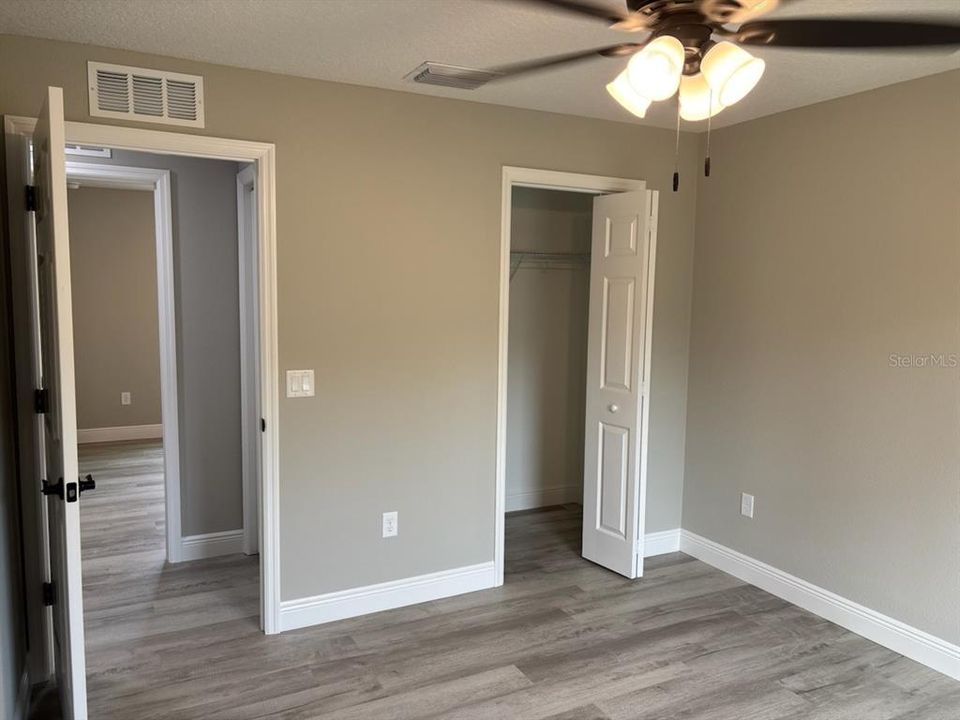 合同活跃: $257,500 (3 贝兹, 2 浴室, 1530 平方英尺)